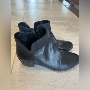 Lucky Brand Size 9 Balck Ankle Boots